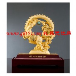 絨沙金龍馬精神商務擺件